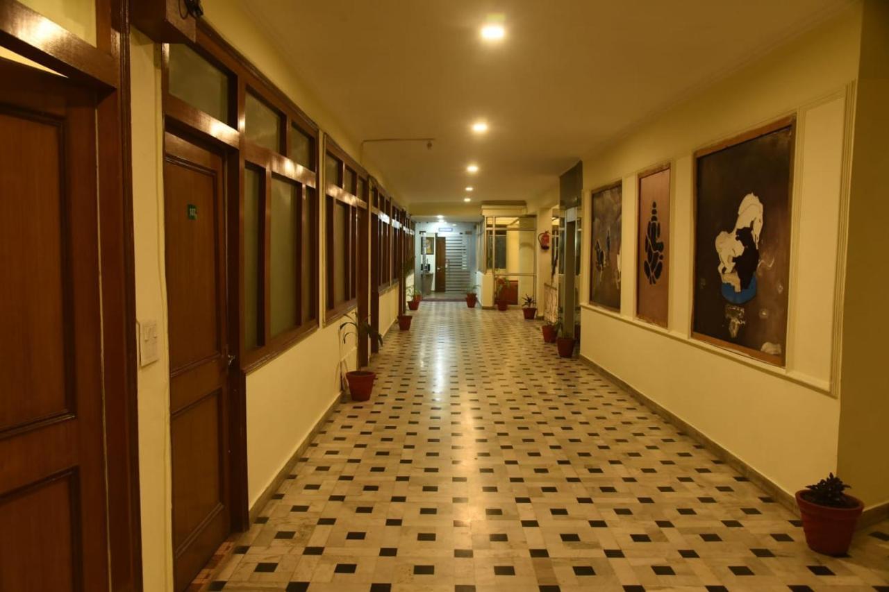 Hotel Gaurab Near Paltan Bazaar دهرادون المظهر الخارجي الصورة