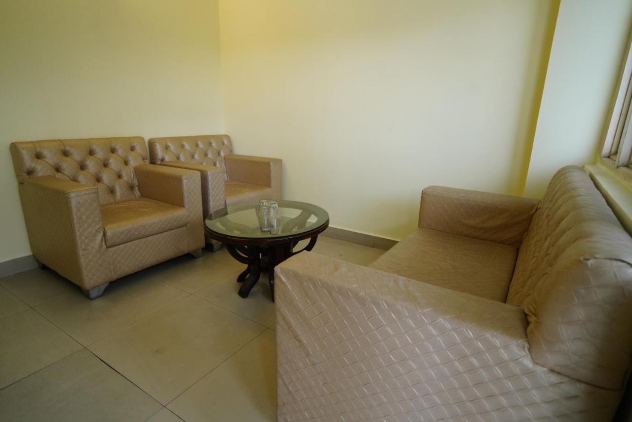 Hotel Gaurab Near Paltan Bazaar دهرادون المظهر الخارجي الصورة