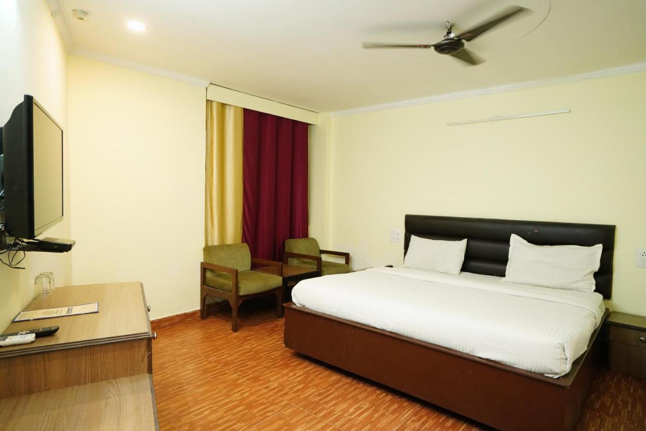Hotel Gaurab Near Paltan Bazaar دهرادون المظهر الخارجي الصورة